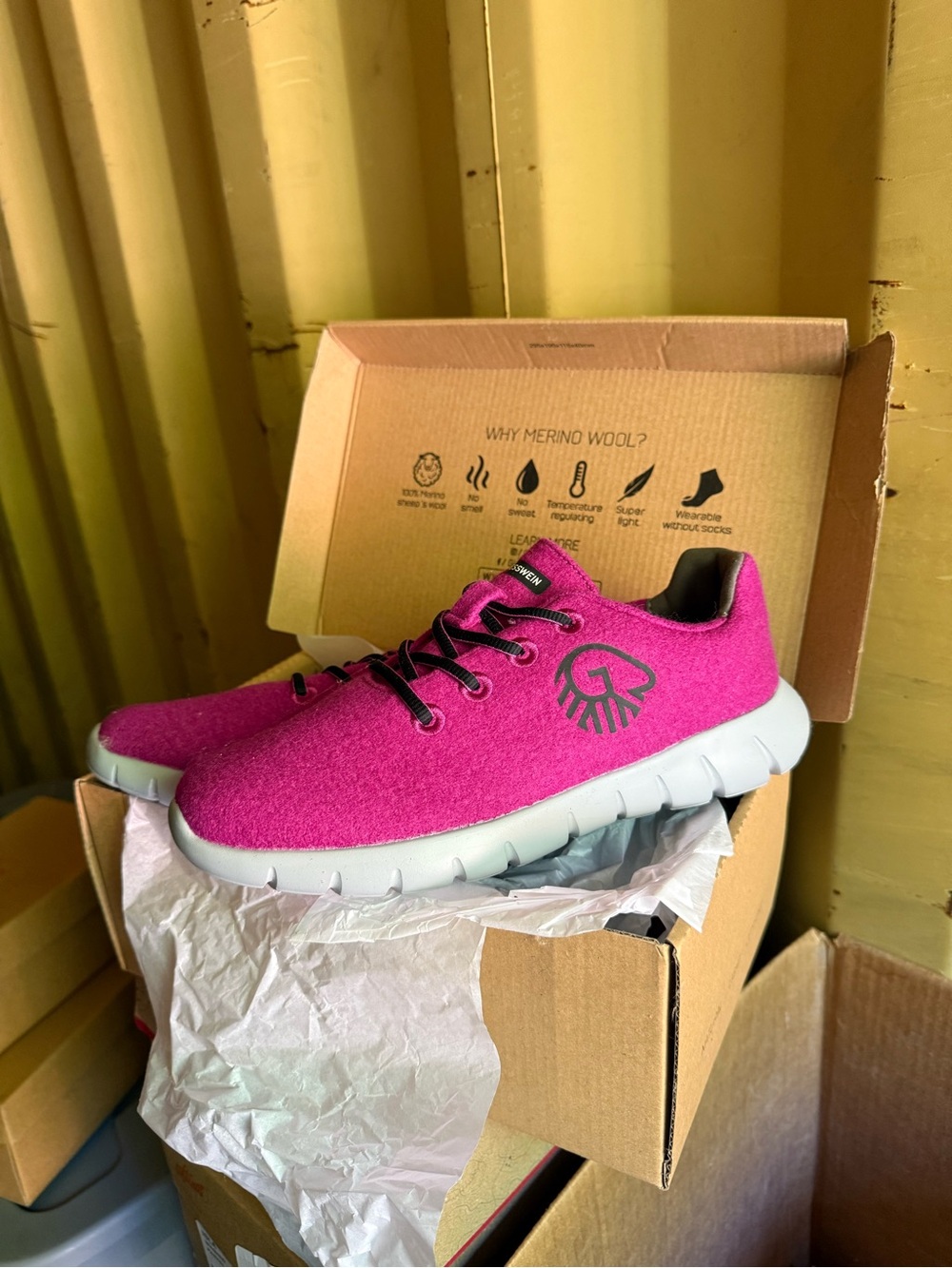 Giesswein Dark Pink Merino Wool Sneakers